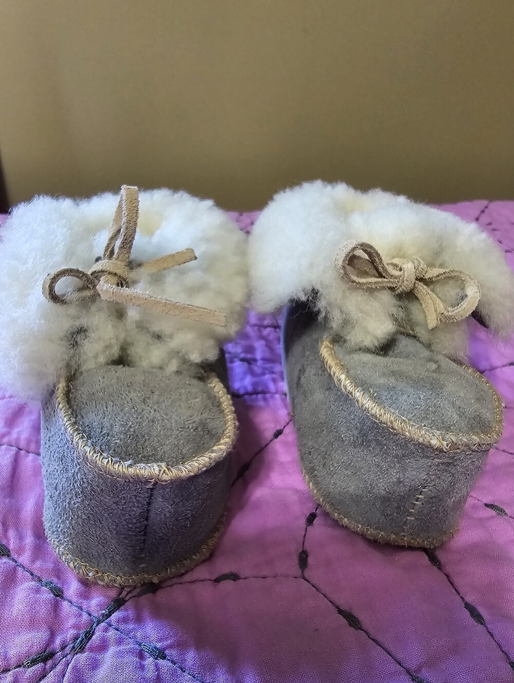 Infant Gray White And Pink Mocassins